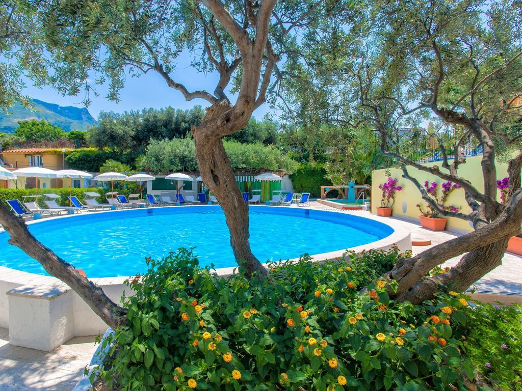 Forio di Ischia Hotel La Scogliera מראה חיצוני תמונה