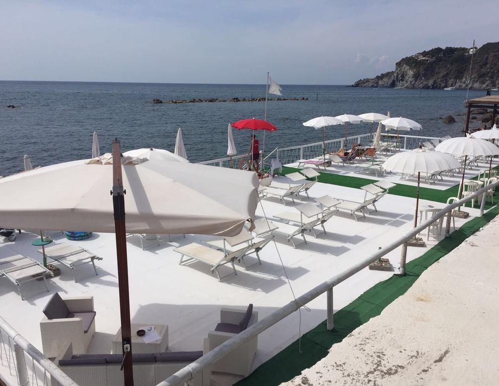 Forio di Ischia Hotel La Scogliera מראה חיצוני תמונה