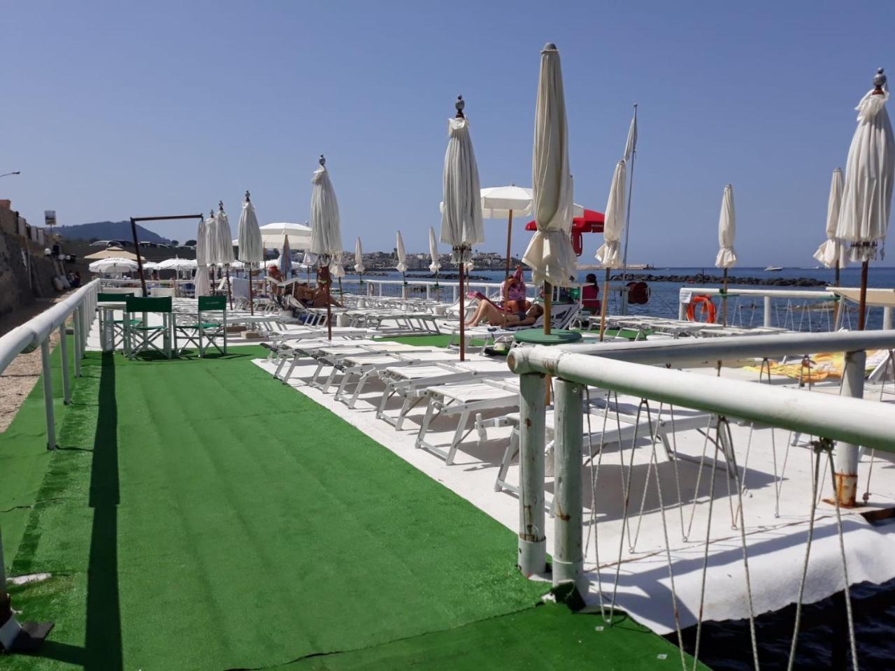 Forio di Ischia Hotel La Scogliera מראה חיצוני תמונה